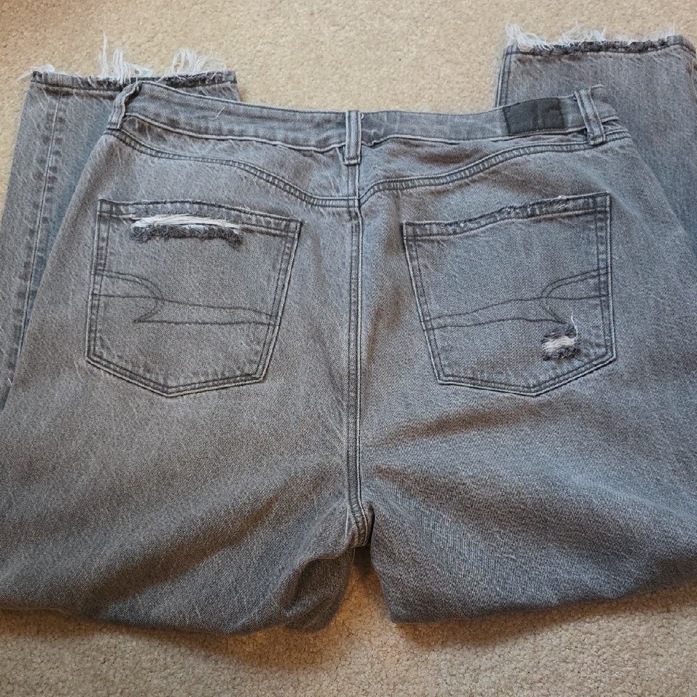 American Eagle Gray Distressed Jeans — Size 14 Short